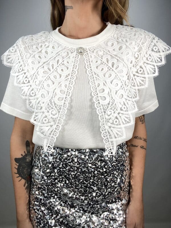 T-Shirt con Maxi Colletto in Pizzo - Bianco - Image 2