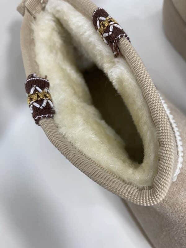 Stivaletti Bassi con Platform e Pelo - Beige / Ricamo Marrone ( Pelliccia Bianca) - Image 3